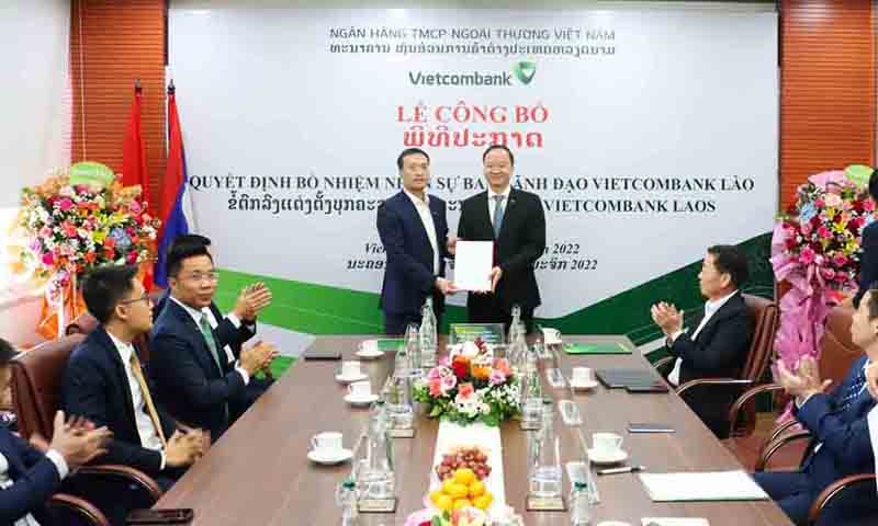 Lễ công bố quyết định về nhân sự Ban lãnh đạo Vietcombank Lào