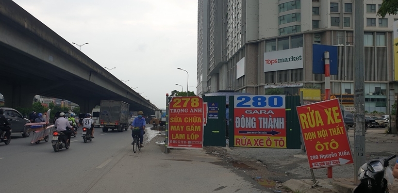 Thanh Trì, Hà Nội: Bãi xe tải trái phép có quy mô lớn ngang nhiên hoạt động
