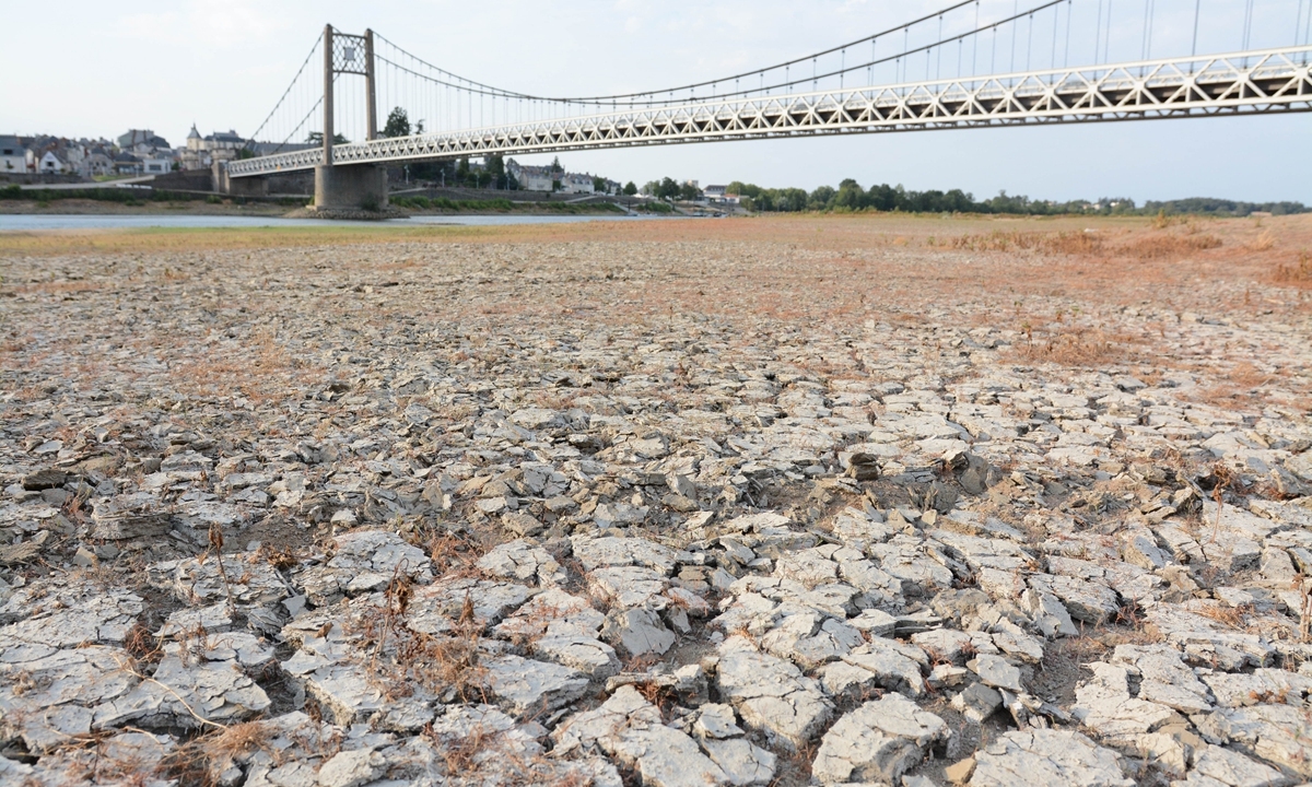 Sông lớn khô cạn, châu Âu đối mặt đợt hạn hán tồi tệ nhất trong vòng 500 năm