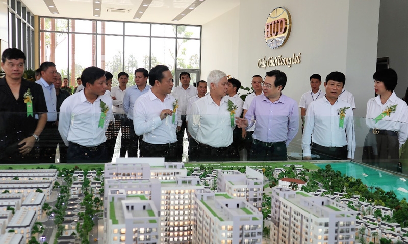 Bộ trưởng Nguyễn Thanh Nghị: Kiểm soát hoạt động huy động vốn của doanh nghiệp kinh doanh bất động sản trên thị trường chứng khoán