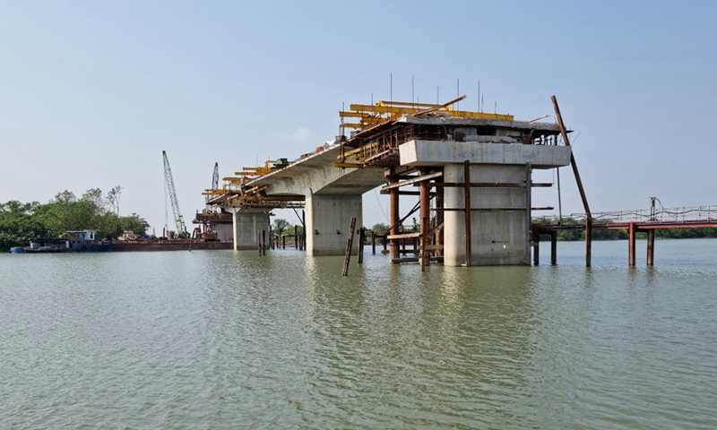 Quảng Ninh: Đẩy nhanh tiến độ xây dựng cầu sông Rút