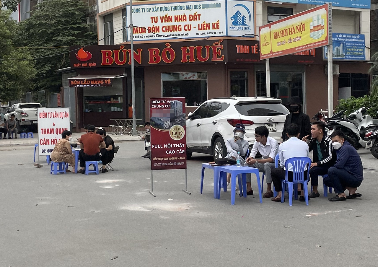 Ra vỉa hè bán nhà