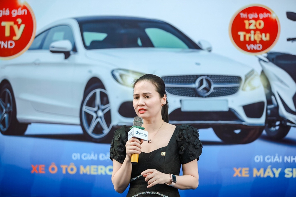 Eurowindow trao thưởng ôtô Mercedes trị giá gần 2 tỷ đồng cho khách hàng
