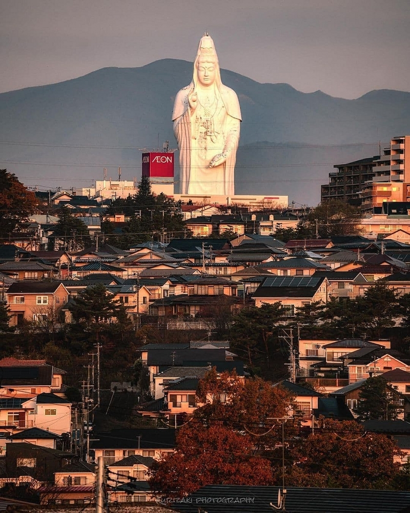 10 bức tượng cao nhất thế giới