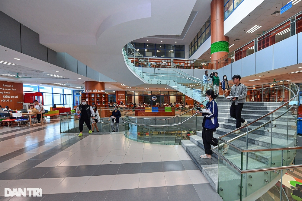Khám phá thư viện được đầu tư gần 300 tỷ bên trong trường đại học ở Hà Nội