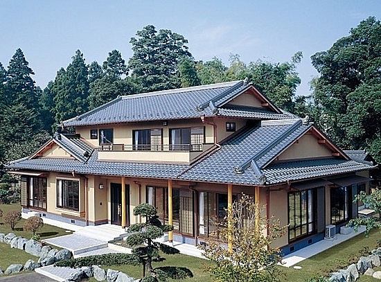 Biệt thự 2 tầng mái Nhật hài hòa với thiên nhiên