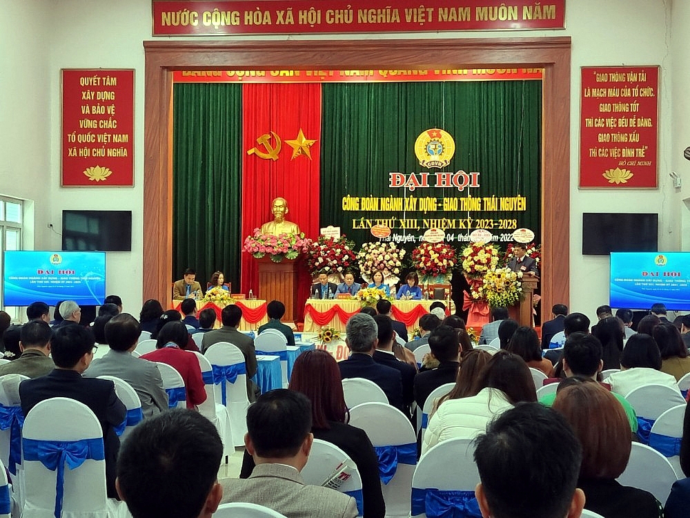 Bà Hoàng Thị Minh Hương tiếp tục làm Chủ tịch Công đoàn ngành Xây dựng - Giao thông tỉnh Thái Nguyên
