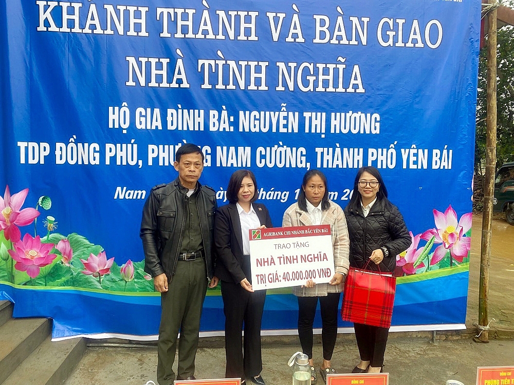 Yên Bái: Bàn giao nhà tình nghĩa cho gia đình khó khăn tại phường Nam Cường