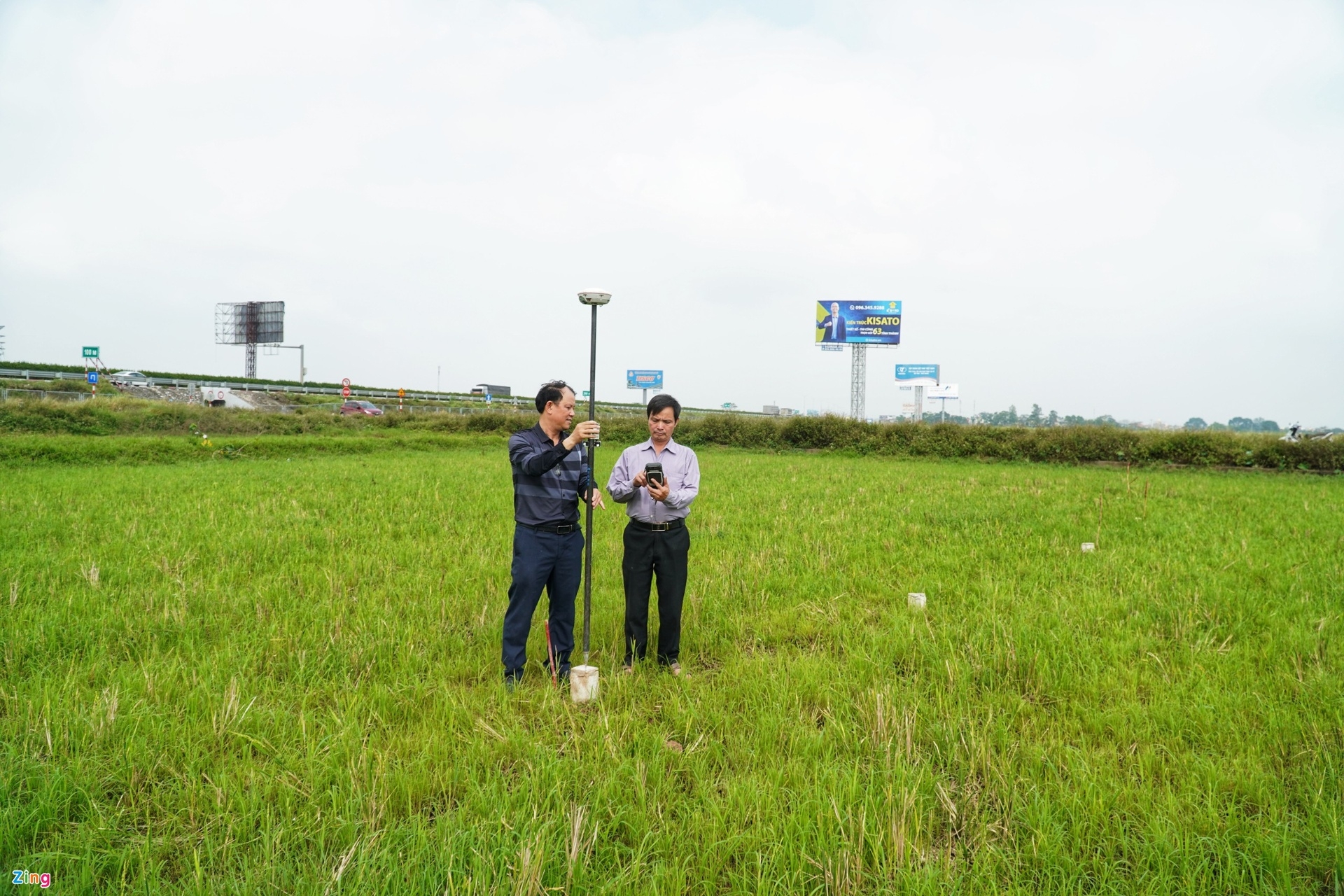 Cận cảnh mốc giới 'siêu dự án' vành đai 4 quanh Hà Nội