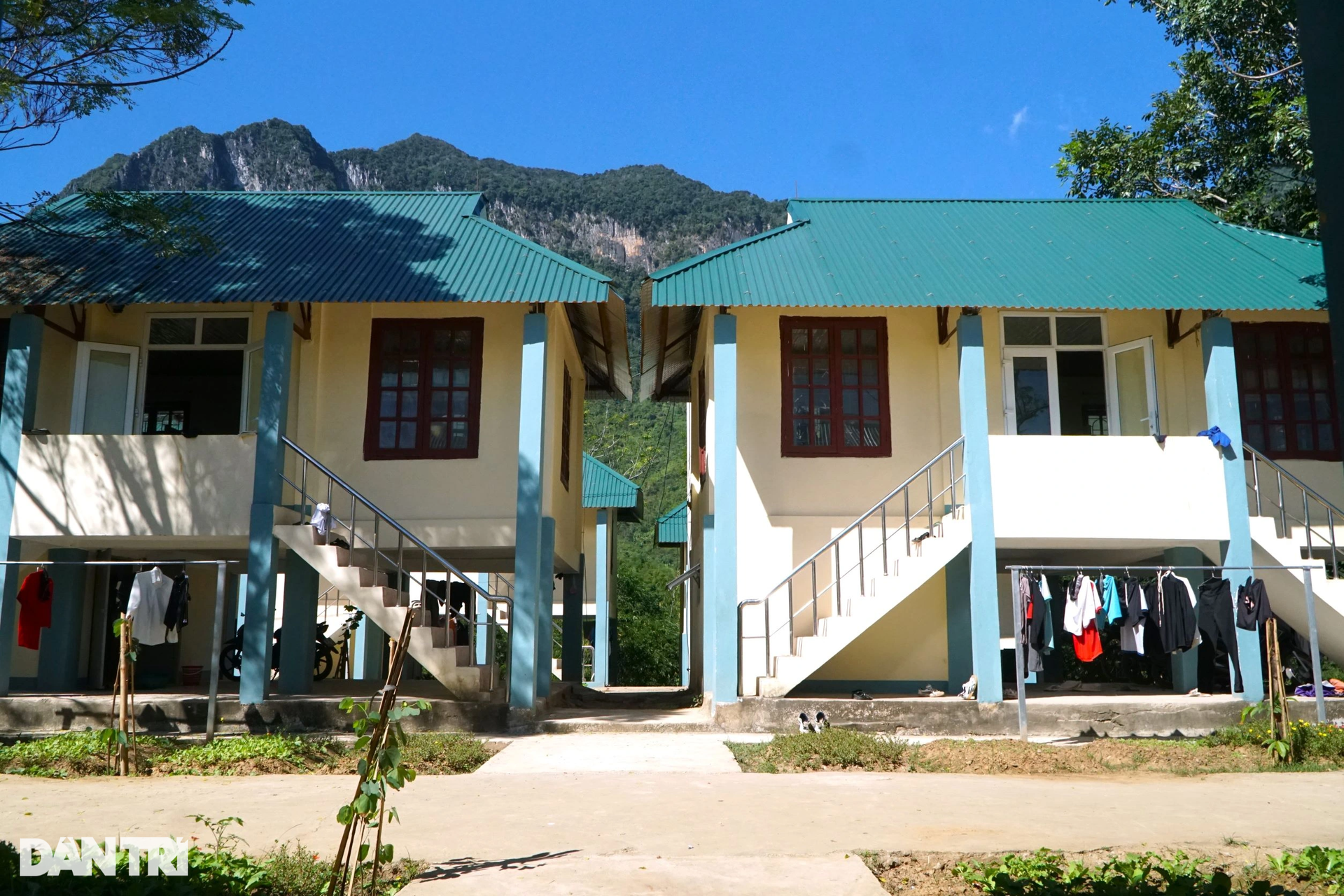 Ngôi làng như resort giữa núi rừng của học sinh nghèo miền núi xứ Thanh