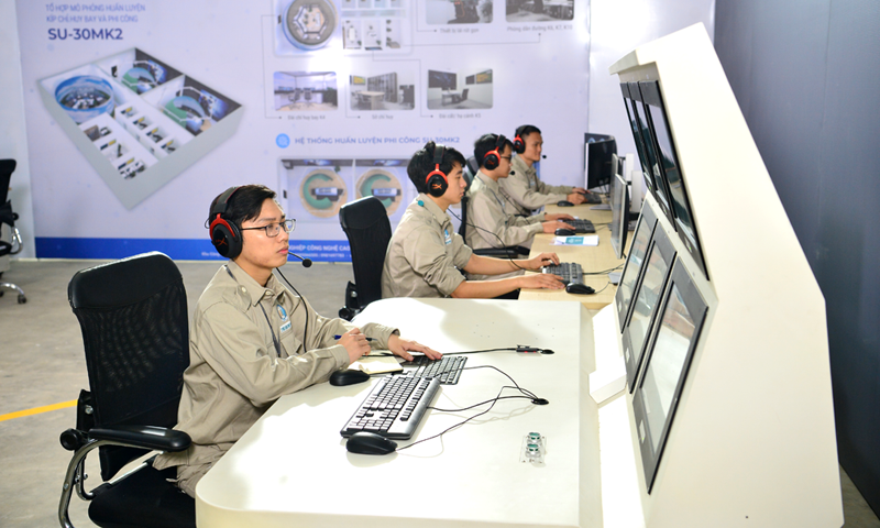 Viettel trình diễn nhiều sản phẩm công nghệ tại triển lãm quốc phòng quốc tế 2022