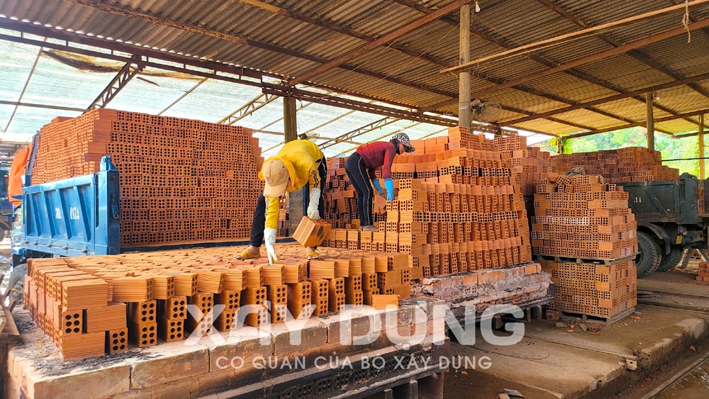 Nhiều doanh nghiệp sản xuất gạch ở Quảng Ngãi đứng trước nguy cơ dừng sản xuất, sa thải công nhân