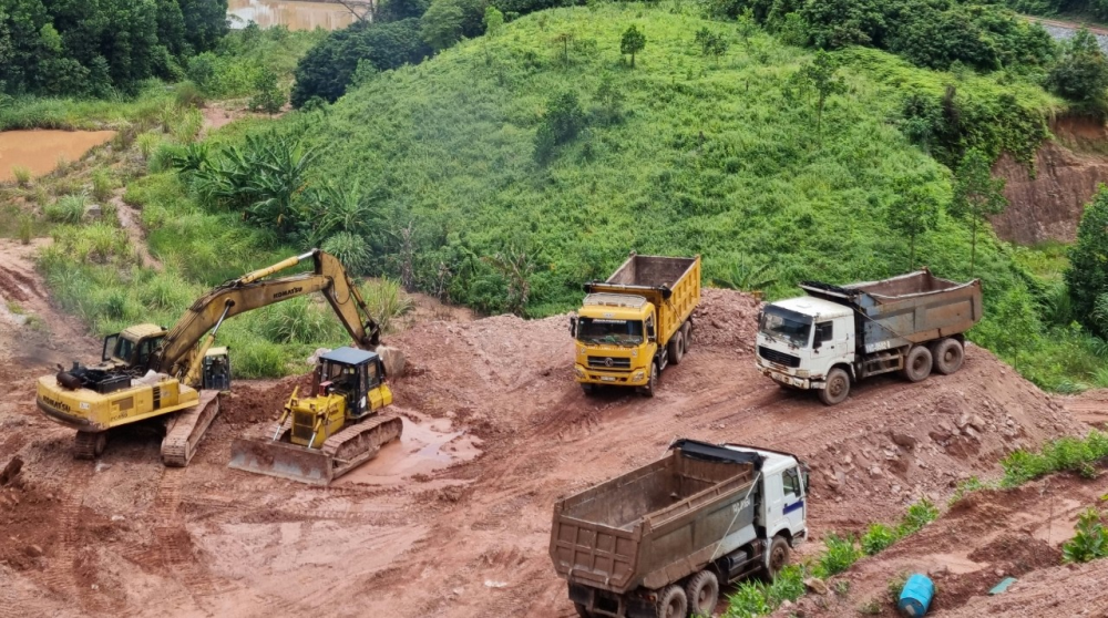 Quảng Ninh: Bắt giam Giám đốc công ty khai thác đất trái phép
