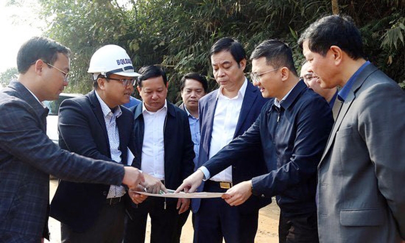 Phú Thọ: Phó Chủ tịch UBND tỉnh kiểm tra tiến độ một số dự án giao thông, điện lực