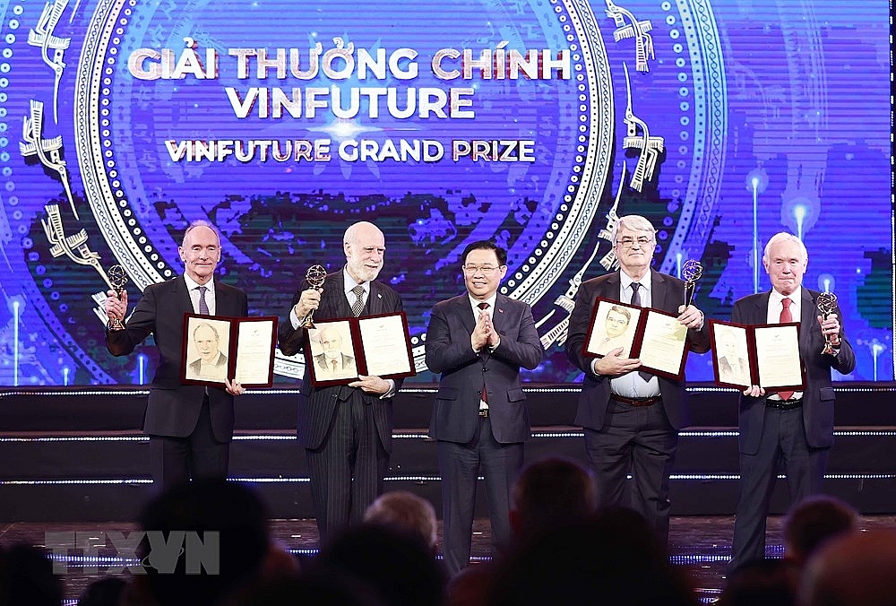 Chủ tịch Quốc hội dự lễ trao Giải thưởng VinFuture 2022