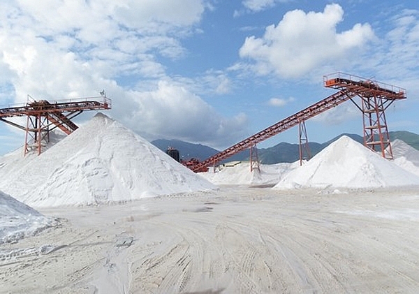 Xuất khẩu sản phẩm cát trắng silic đã qua chế biến