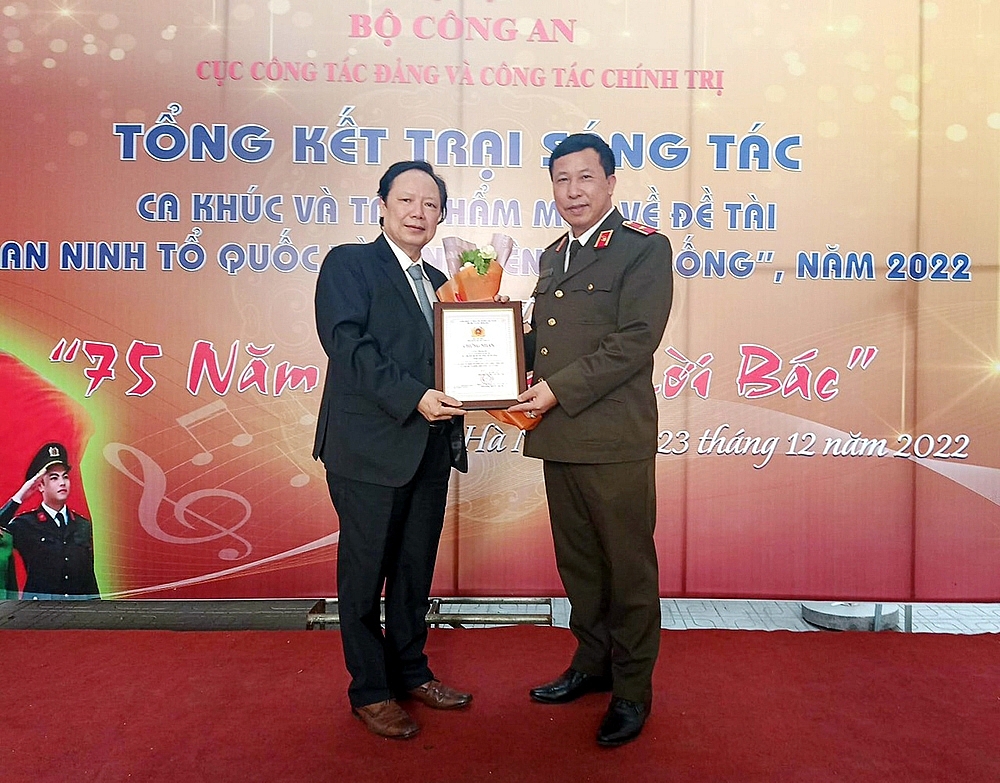Ca khúc “Thương anh” của Phó Tổng Biên tập Báo Xây dựng Tào Khánh Hưng đoạt giải C