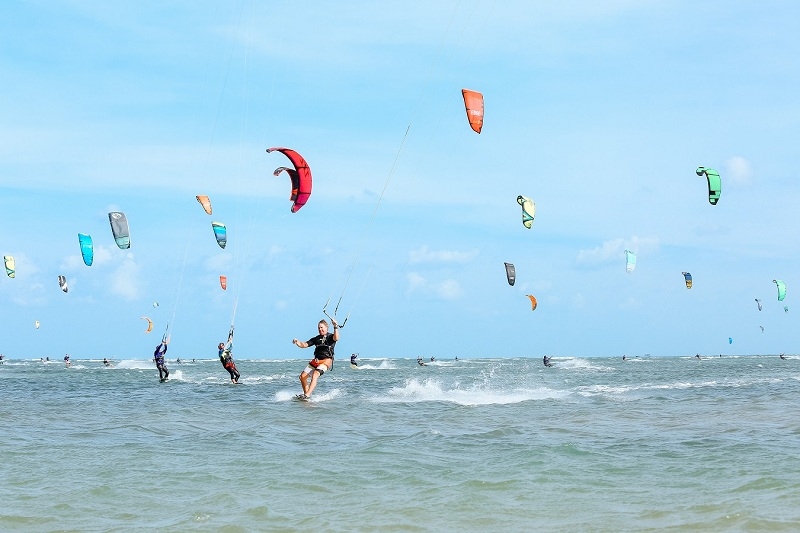 Mãn nhãn đại tiệc lướt ván diều quốc tế Sailing Bay Ninh Chữ 2022