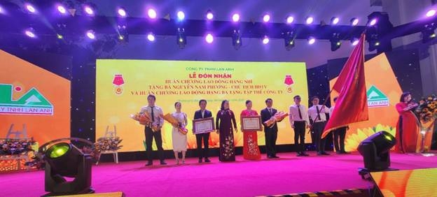Doanh nhân Nguyễn Nam Phương được tặng Huân chương Lao động hạng Nhì