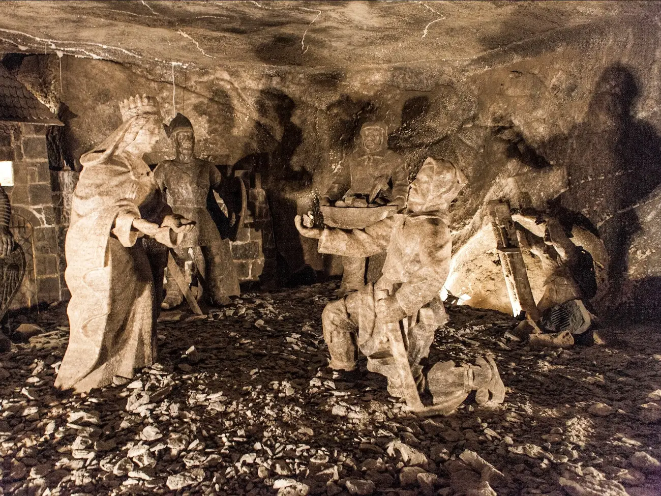 Bên trong mỏ muối cổ ở Ba Lan