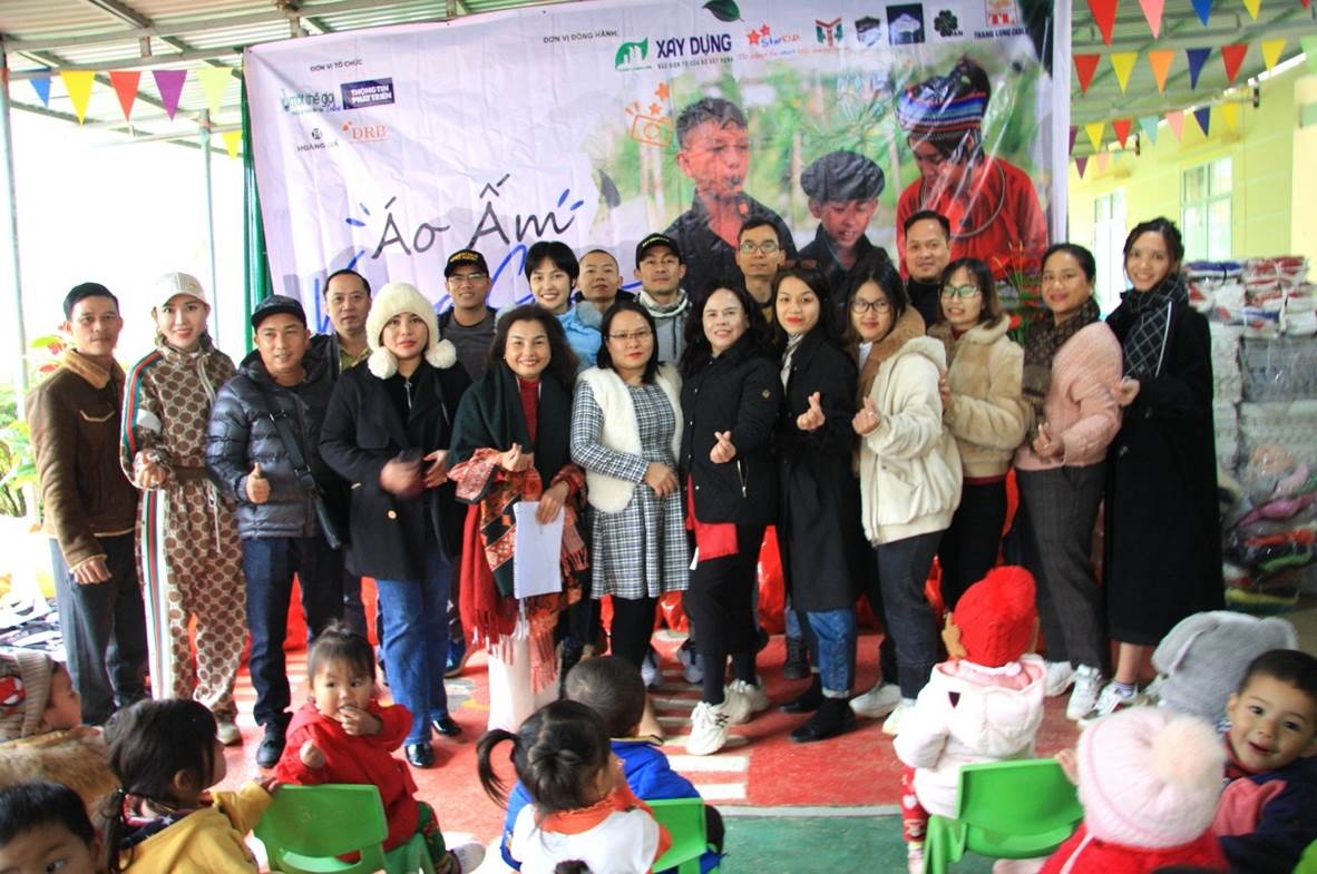 “Áo ấm vùng cao”: Mang yêu thương đến với giáo dục huyện Yên Minh, Hà Giang