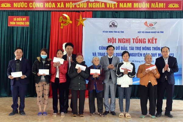 Hà Tĩnh: Ngành Xây dựng phối hợp hỗ trợ gần 250 triệu đồng cho xã đỡ đầu xây dựng Nông thôn mới