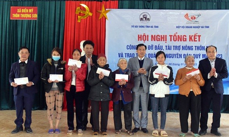 Hà Tĩnh: Ngành Xây dựng phối hợp hỗ trợ gần 250 triệu đồng cho xã đỡ đầu xây dựng Nông thôn mới