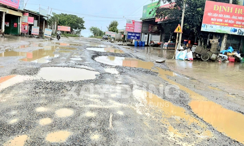 Đắk Lắk: Người dân “kêu trời” vì đường liên xã xuống cấp nghiêm trọng