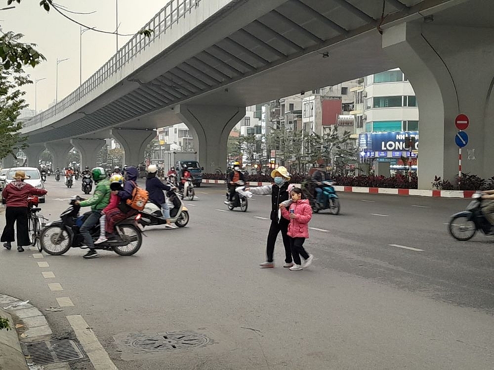 Hà Nội: Nguy cơ xuất hiện nhiều “điểm đen” giao thông trên đường Minh Khai