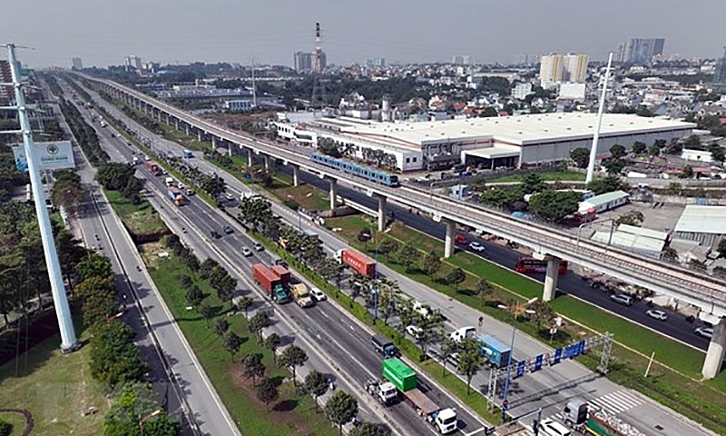 Hoàn thiện hạng mục cuối của nhà ga trên cao metro Bến Thành-Suối Tiên