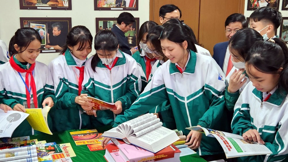 Quảng Bình: Hơn 300 ấn phẩm tham gia trưng bày Hội báo Xuân Quý Mão 2023