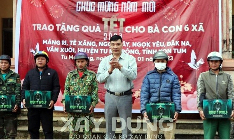 Huyện Tu Mơ Rông (Kon Tum): Người dân 6 xã được hỗ trợ 125 con heo và quà đón Tết