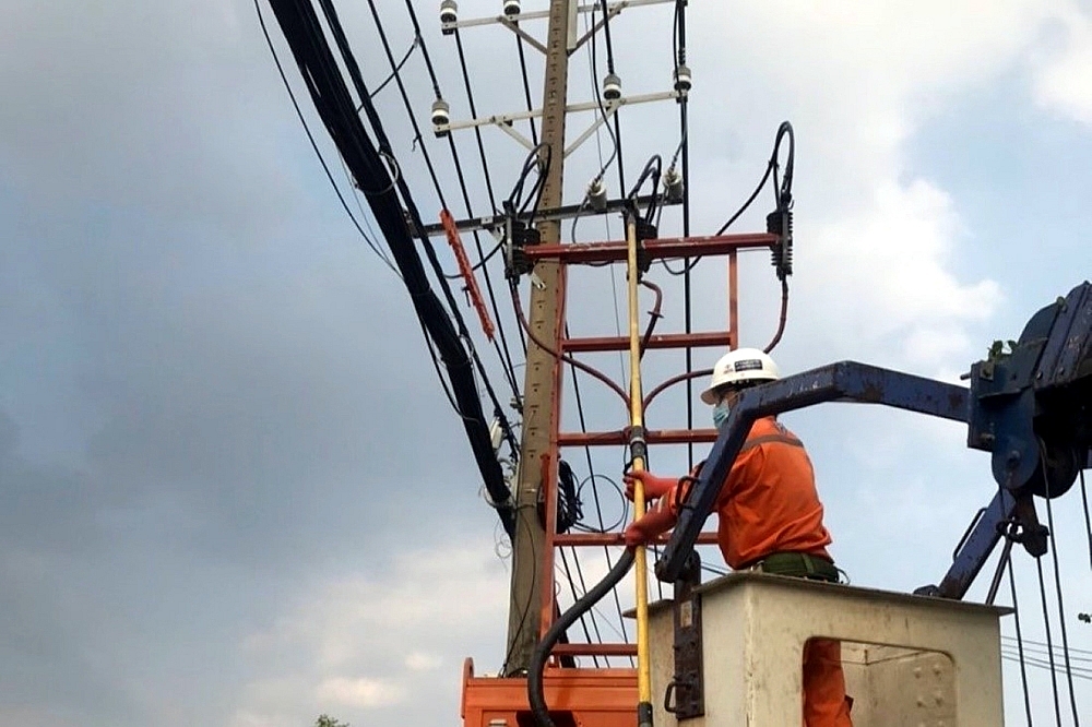 EVNHCMC: Hoàn tất cấp điện cho Bệnh viện dã chiến số 13