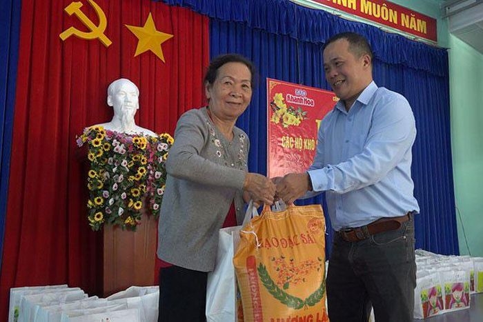 Nha Trang: Công ty Cổ phần Vega City trao quà Tết cho 120 hộ nghèo phường Vĩnh Hòa và Vĩnh Phước