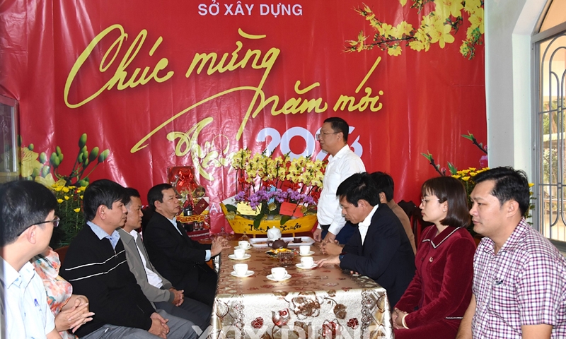 Chủ tịch UBND tỉnh Quảng Ngãi thăm, chúc Tết Sở Xây dựng