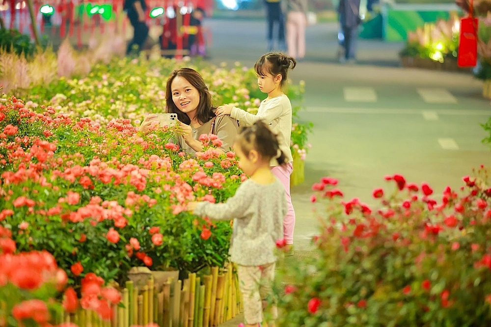 Đường hoa Home Hanoi Xuan 2023 - Nơi check-in mùa xuân của người dân Thủ đô