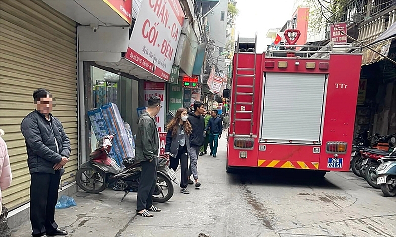 Hóa vàng mùng 6 Tết gây cháy nhà ở Hà Nội