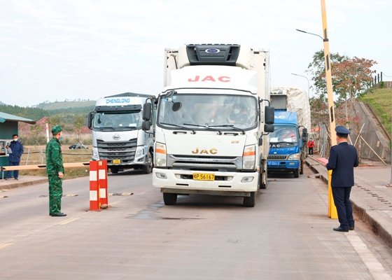 Quảng Ninh: Khai xuân 120 xe hàng xuất khẩu qua cửa khẩu Móng Cái