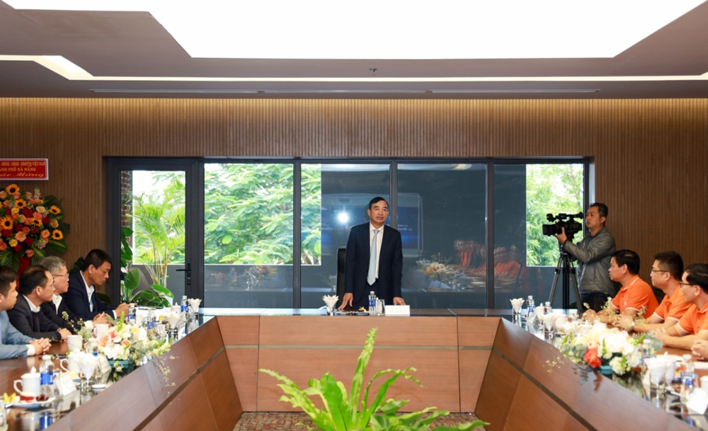 Chủ tịch UBND thành phố làm việc với FPT tại Đà Nẵng