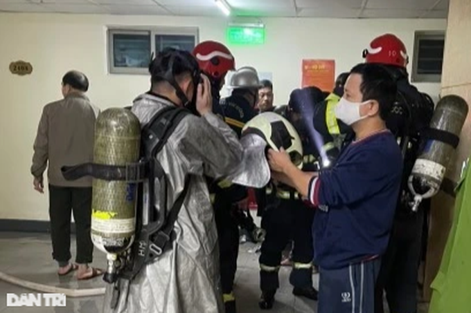 Hà Nội: Cháy lớn tại tầng 24 tòa chung cư HH Linh Đàm trong đêm