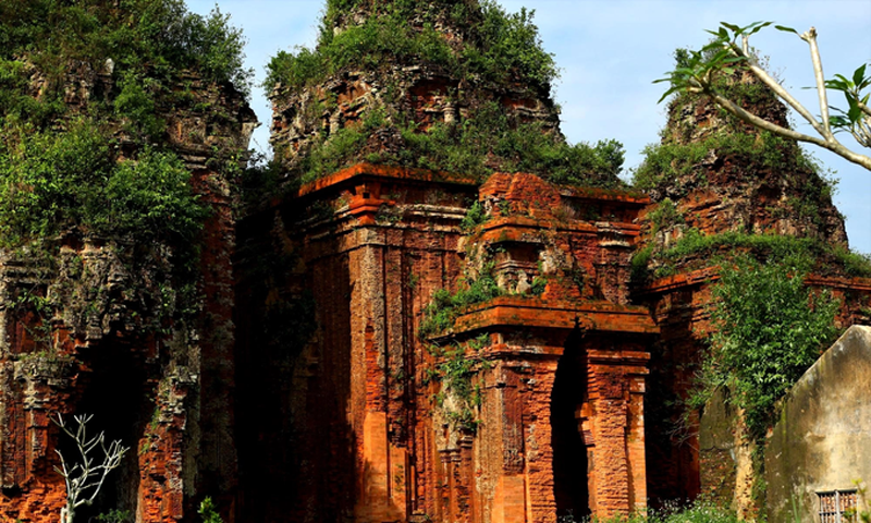 Bí ẩn bộ ba tháp Chăm hơn nghìn tuổi ở Quảng Nam