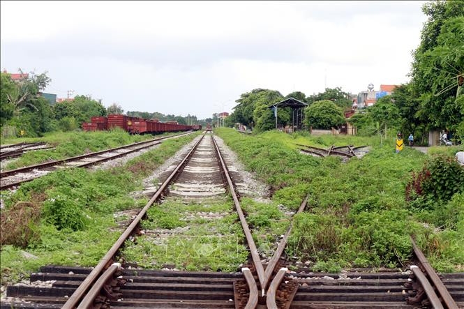 Lý do dự án đường sắt Yên Viên - Hạ Long chậm tiến độ 17 năm