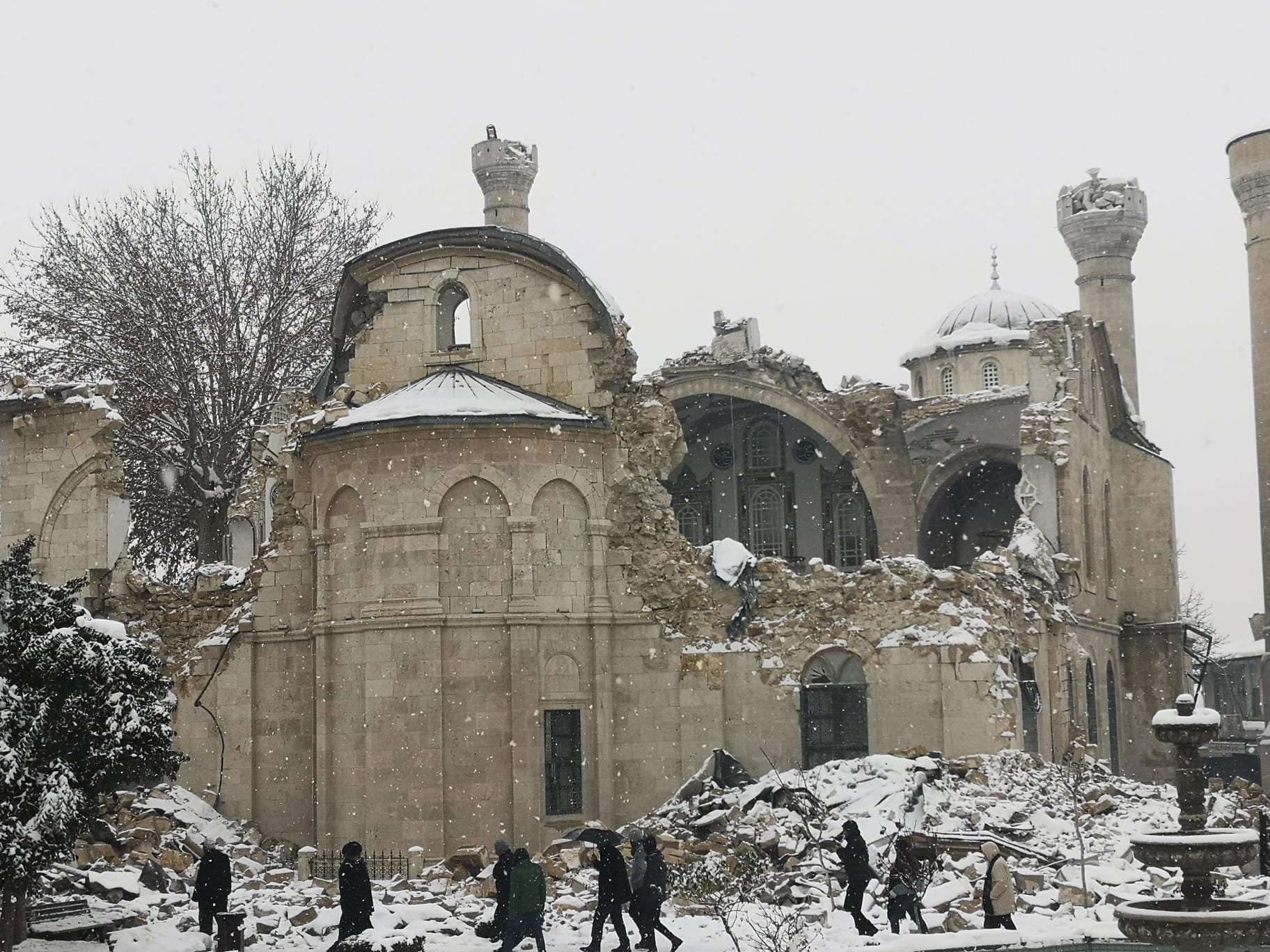 Nhiều công trình cổ sụp đổ sau động đất ở Thổ Nhĩ Kỳ và Syria