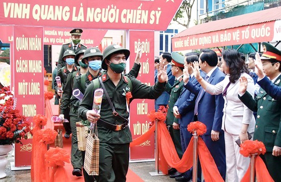 Phú Thọ: Gần 2.000 tân binh lên đường nhập ngũ tham gia nghĩa vụ