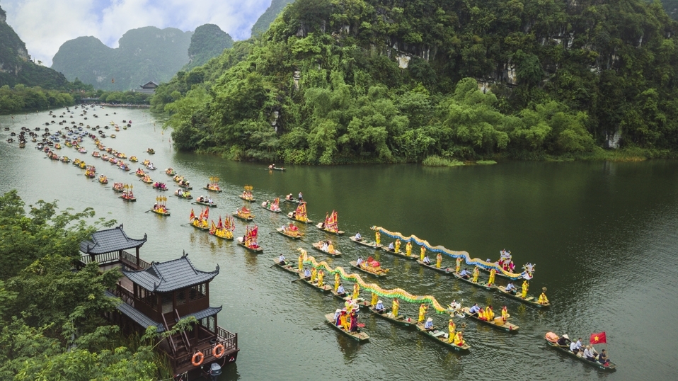 Phát triển đô thị Ninh Bình thành trung tâm du lịch sinh thái văn hóa cấp vùng đồng bằng sông Hồng