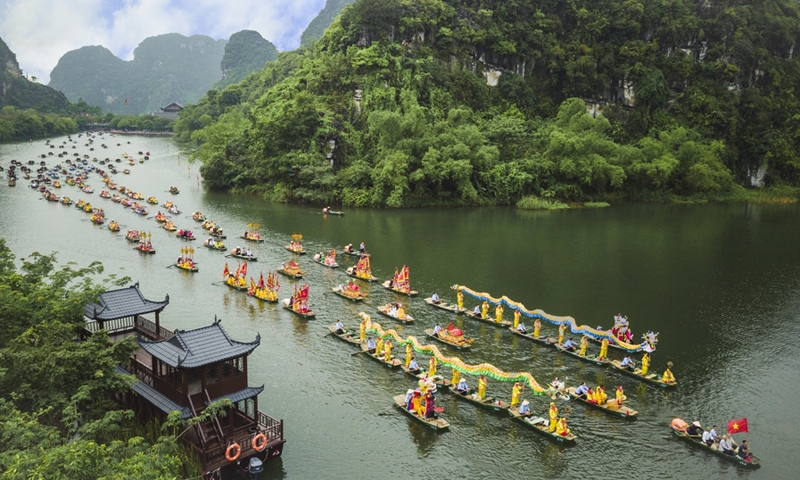 Phát triển đô thị Ninh Bình thành trung tâm du lịch sinh thái văn hóa cấp vùng đồng bằng sông Hồng