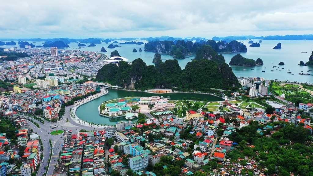 Quảng Ninh: Phát triển thành phố Hạ Long trở thành đô thị dịch vụ, du lịch văn minh, thân thiện