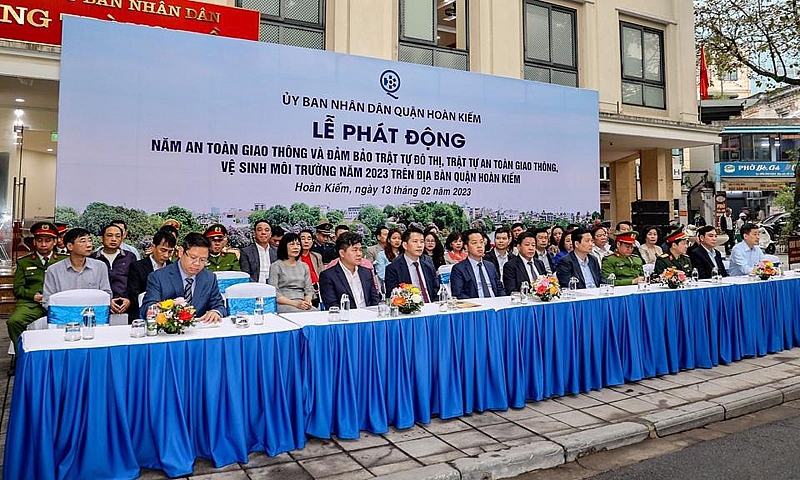 Hà Nội: Quận Hoàn Kiếm ra quân đảm bảo trật tự đô thị, an toàn giao thông và vệ sinh môi trường