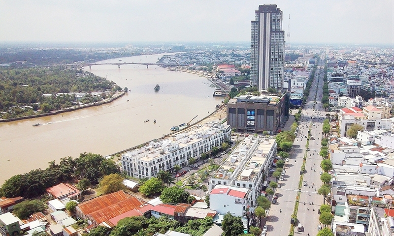 Đưa thành phố Cần Thơ trở thành bệ đỡ lan tỏa, thúc đẩy phát triển Vùng Đồng bằng sông Cửu Long