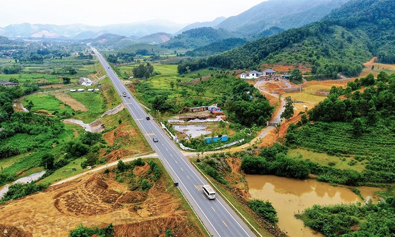 Đề xuất hơn 9.200 tỷ đồng xây dựng cao tốc Điện Biên - cửa khẩu Tây Trang